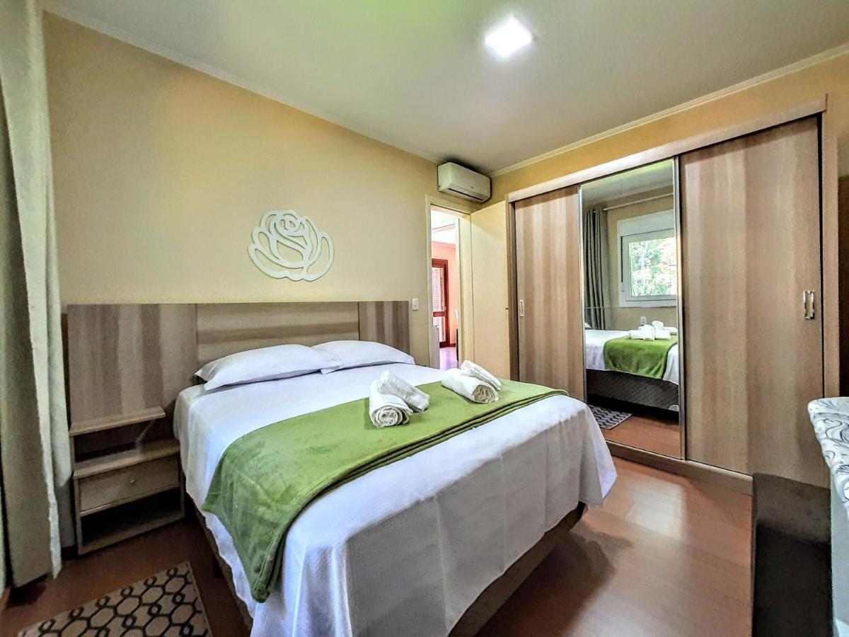 Apartamento Refugio Do Ipe Em Gramado - Proximo Ao Lago Negro Esterno foto