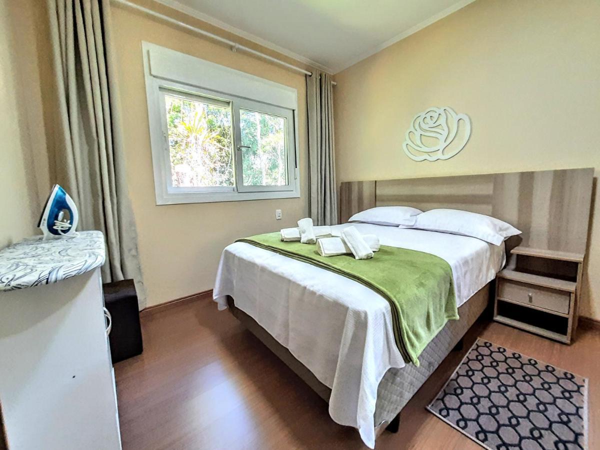 Apartamento Refugio Do Ipe Em Gramado - Proximo Ao Lago Negro Esterno foto